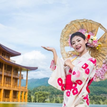 beautiful-asian-woman-wearing-japanese-kimono-traditional-dress-concept_1150-14012 (1)
